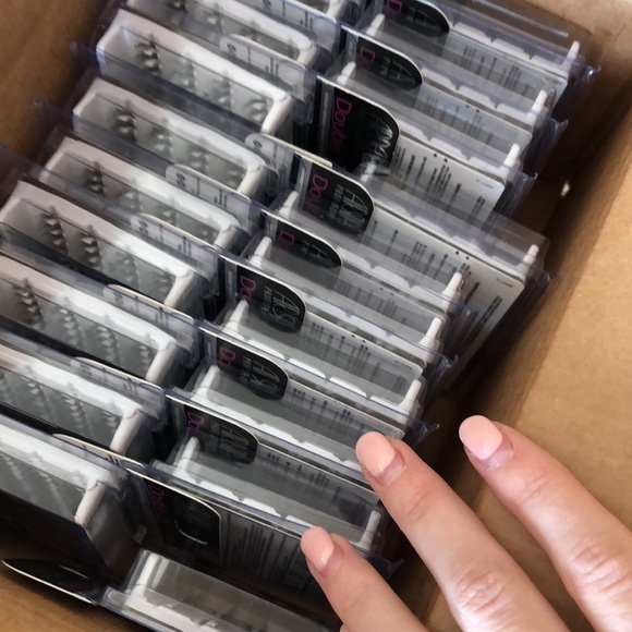 box full of lashes - Picture 2 of 2